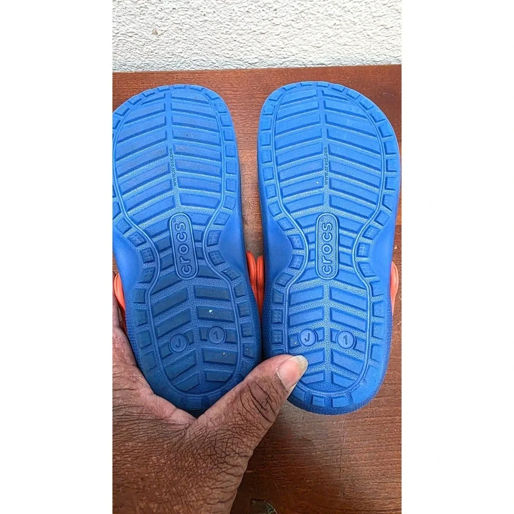 Crocs Kids‎ Blue Clogs Blue Orange Strap & Green Fleece Lining Size j 1